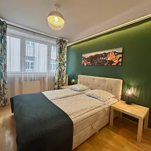 https://vintage-tomasza-25-apartments.krakowhotelspoland.com